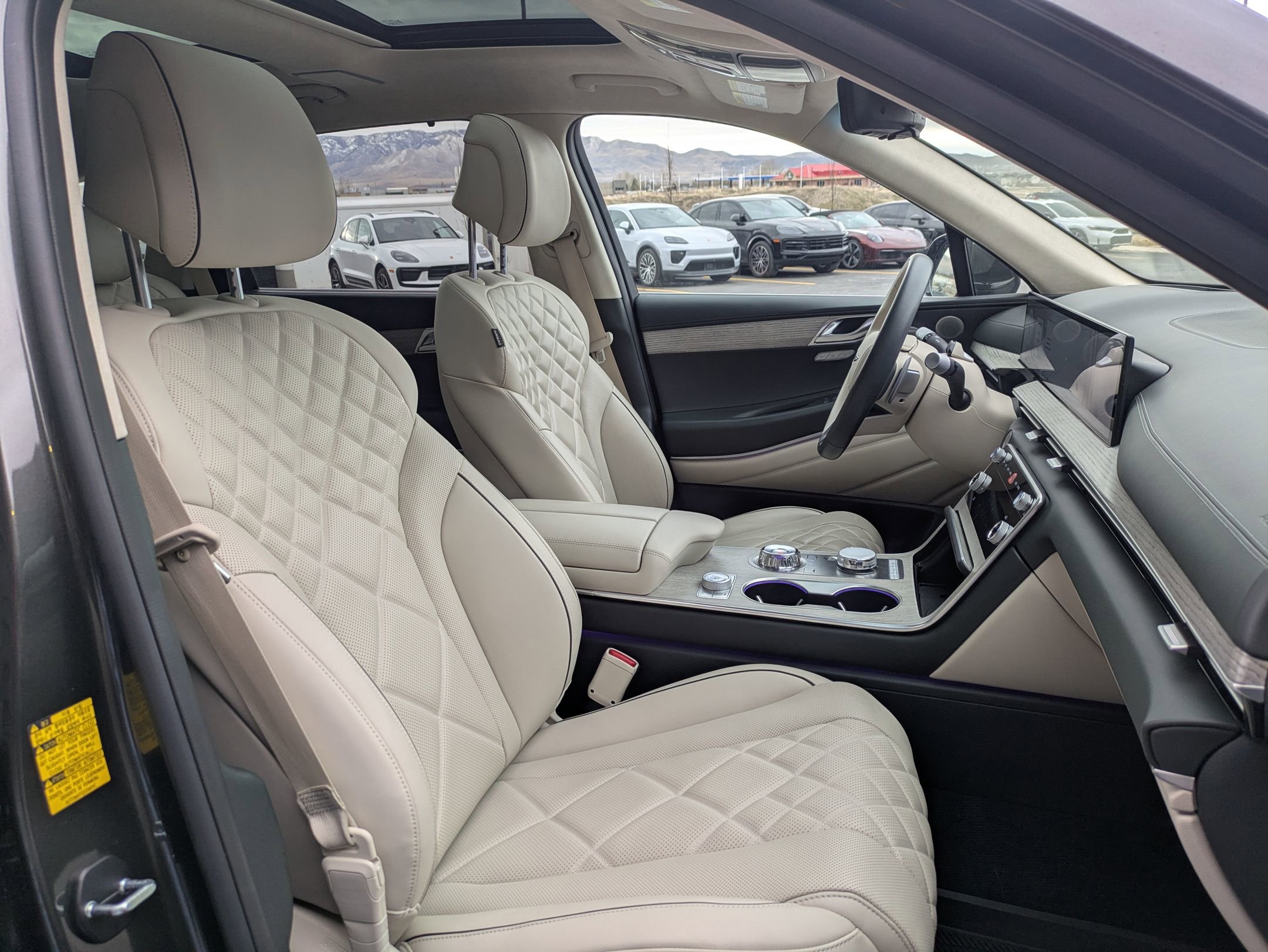 Used 2025 Genesis GV80 3.5T Prestige image 29