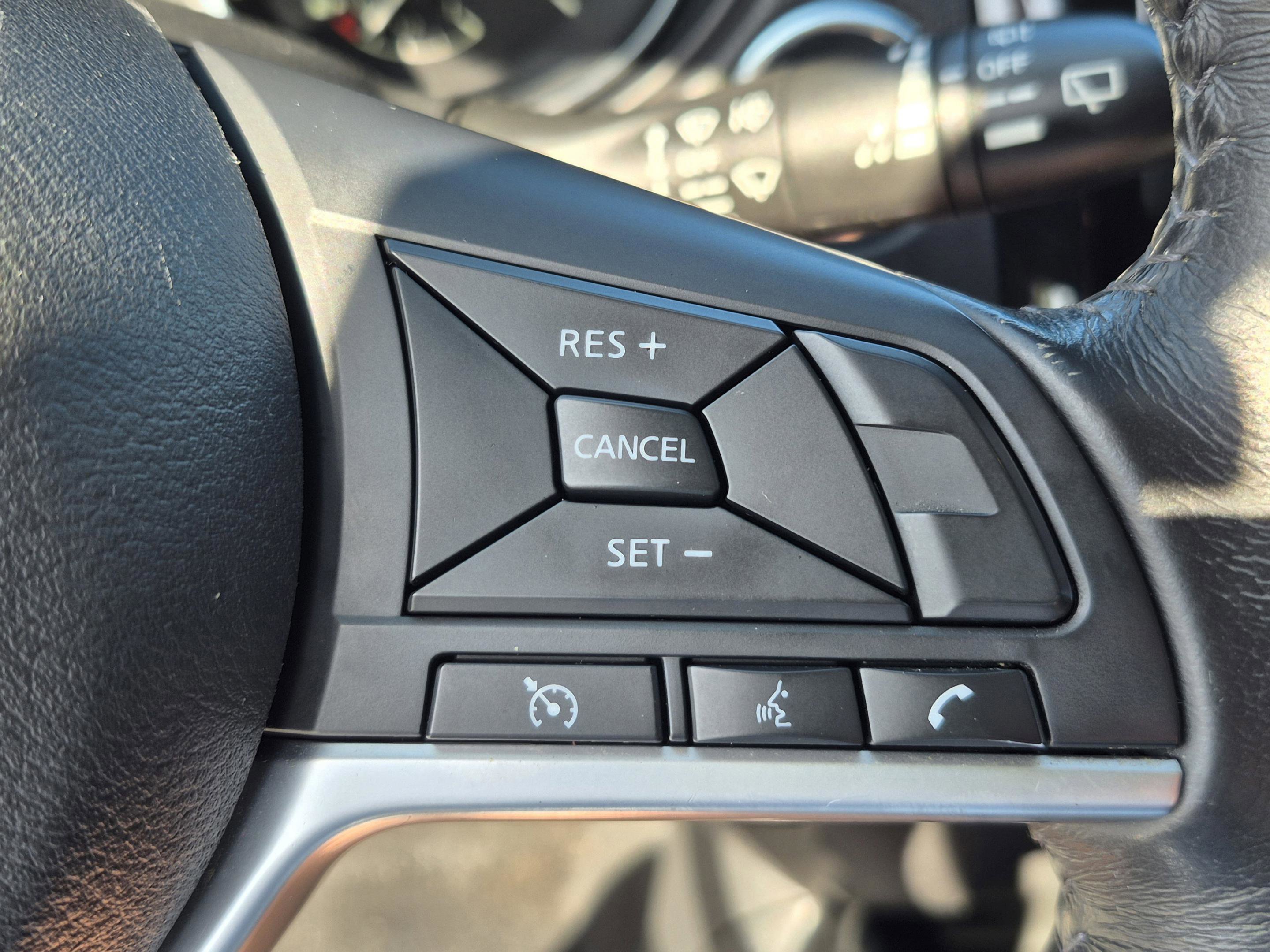 Used 2020 Nissan Rogue SV AWD/4WD image 31