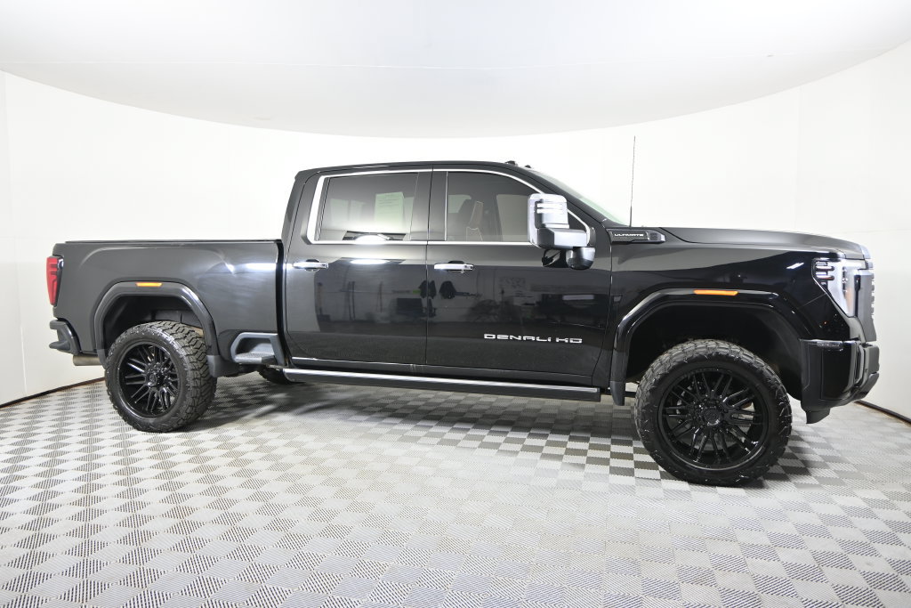 Used 2024 GMC Sierra 3500 Denali Ultimate AWD/4WD image 9