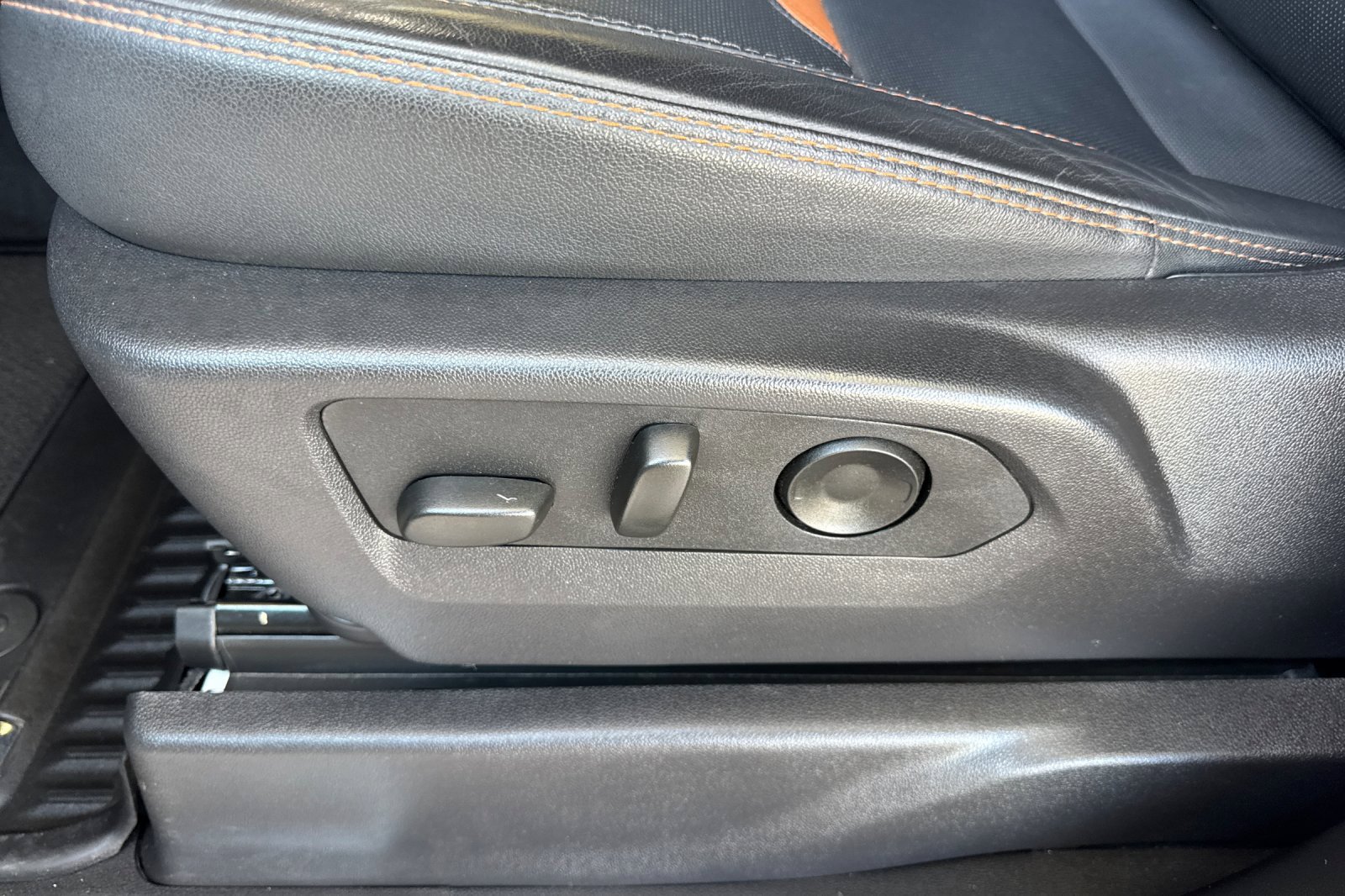 Certified 2025 GMC Sierra 1500 AT4 AWD/4WD image 12
