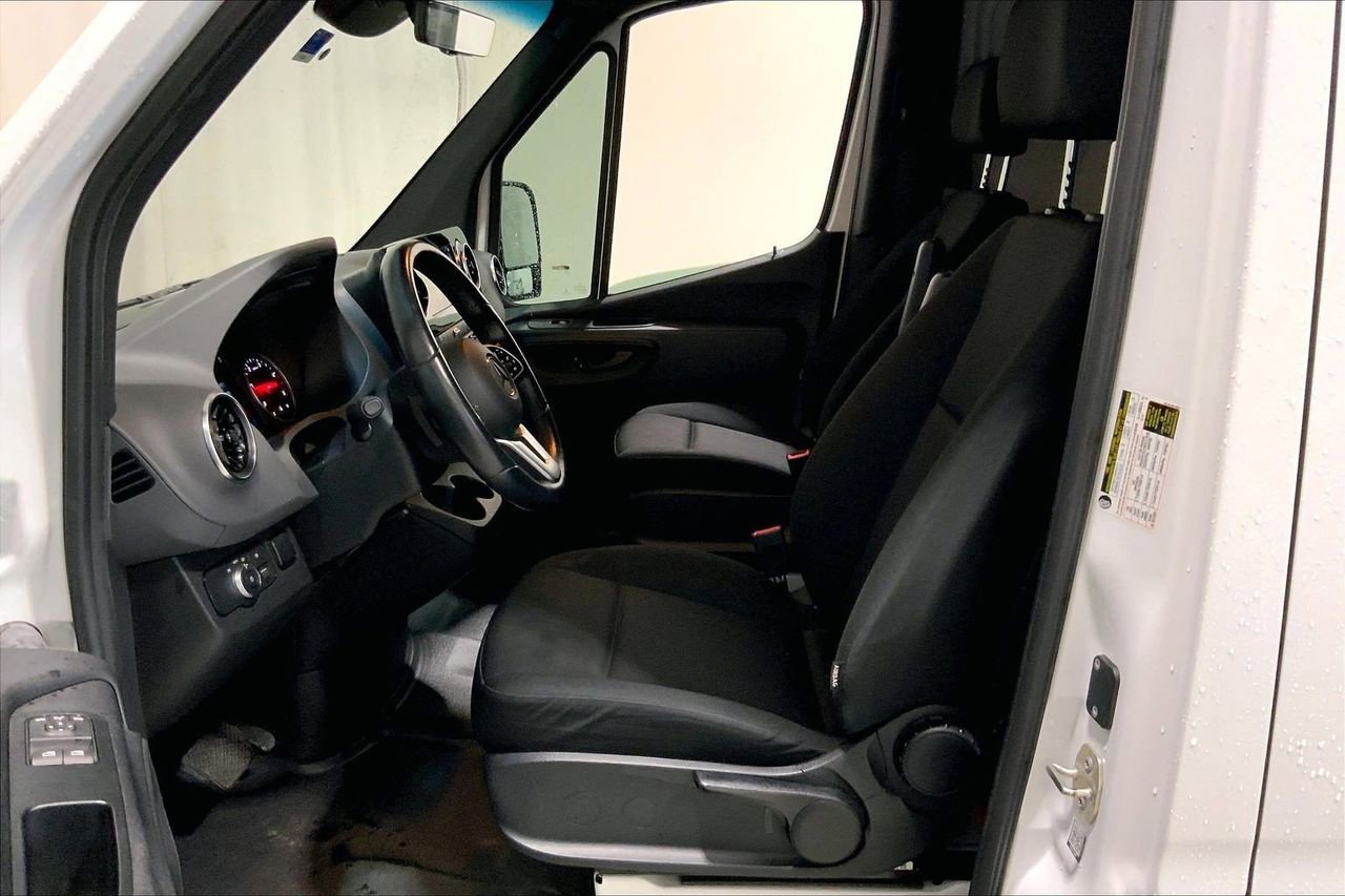 Used 2023 Mercedes-Benz Sprinter 2500 image 15
