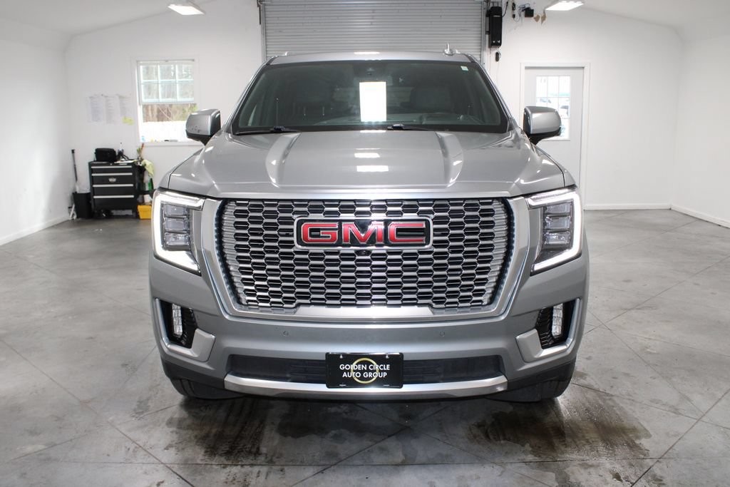 Used 2024 GMC Yukon XL Denali RWD image 3