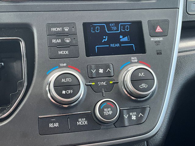 Used 2020 Toyota Sienna SE image 25