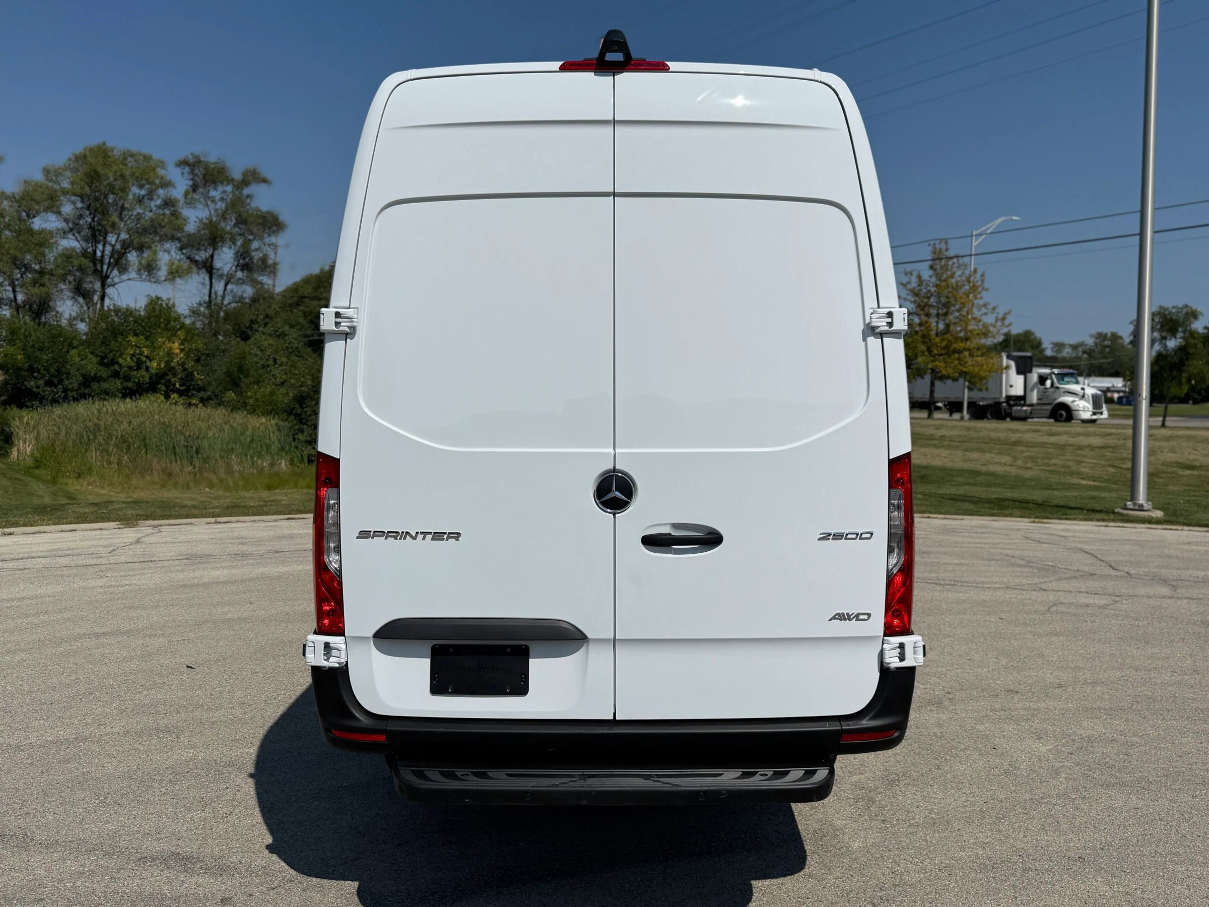 Used 2024 Mercedes-Benz Sprinter 2500 image 13