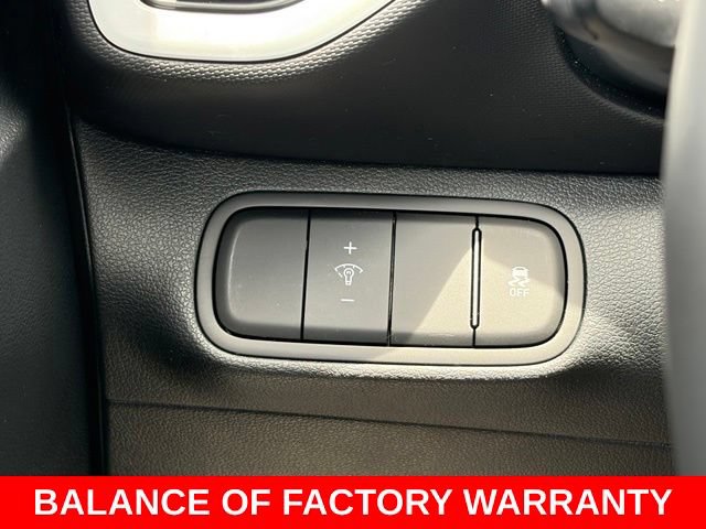 Used 2025 Hyundai Venue Limited FWD image 19