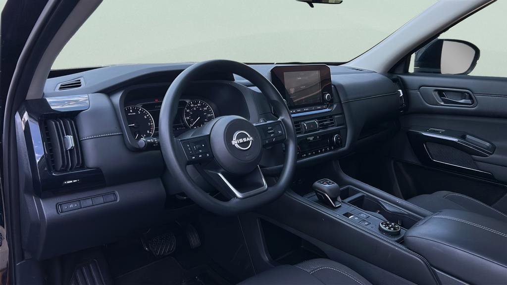 Used 2025 Nissan Pathfinder S AWD/4WD image 13