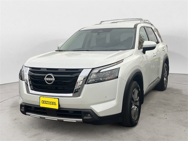 New 2025 Nissan Pathfinder SL image 1