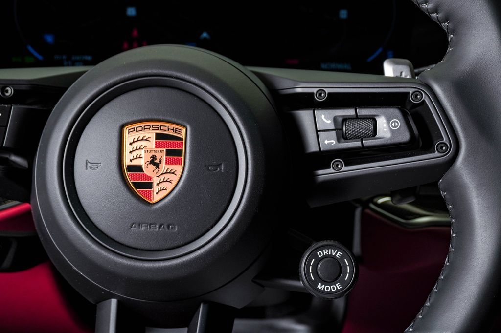 New 2026 Porsche Cayenne Coupe AWD/4WD image 19