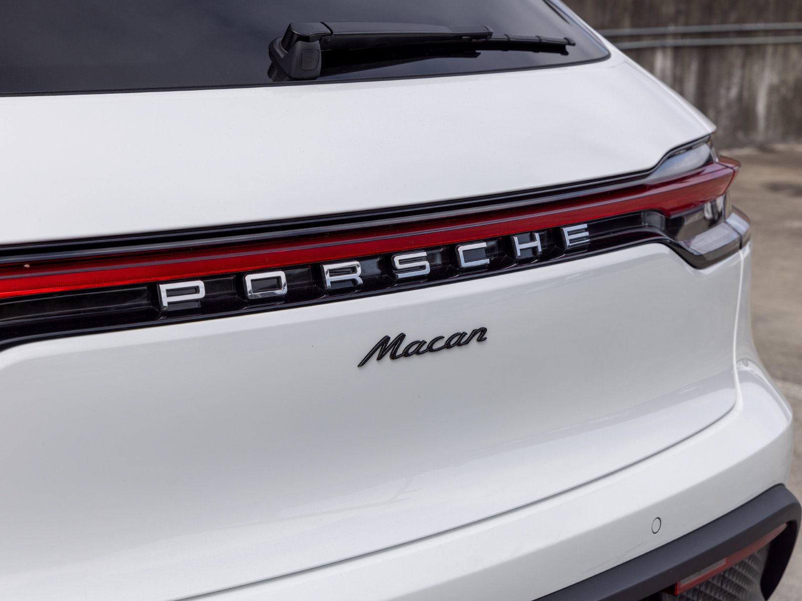 Used 2026 Porsche Macan AWD/4WD image 23
