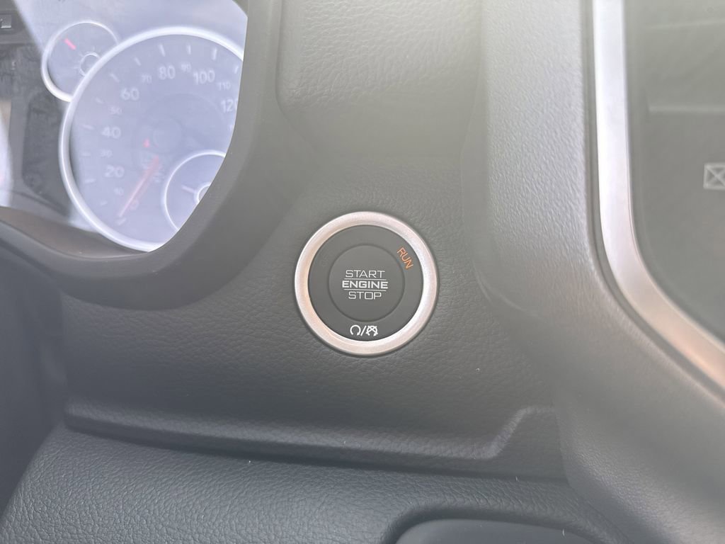 New 2026 RAM 1500 4x4 Crew Cab image 16