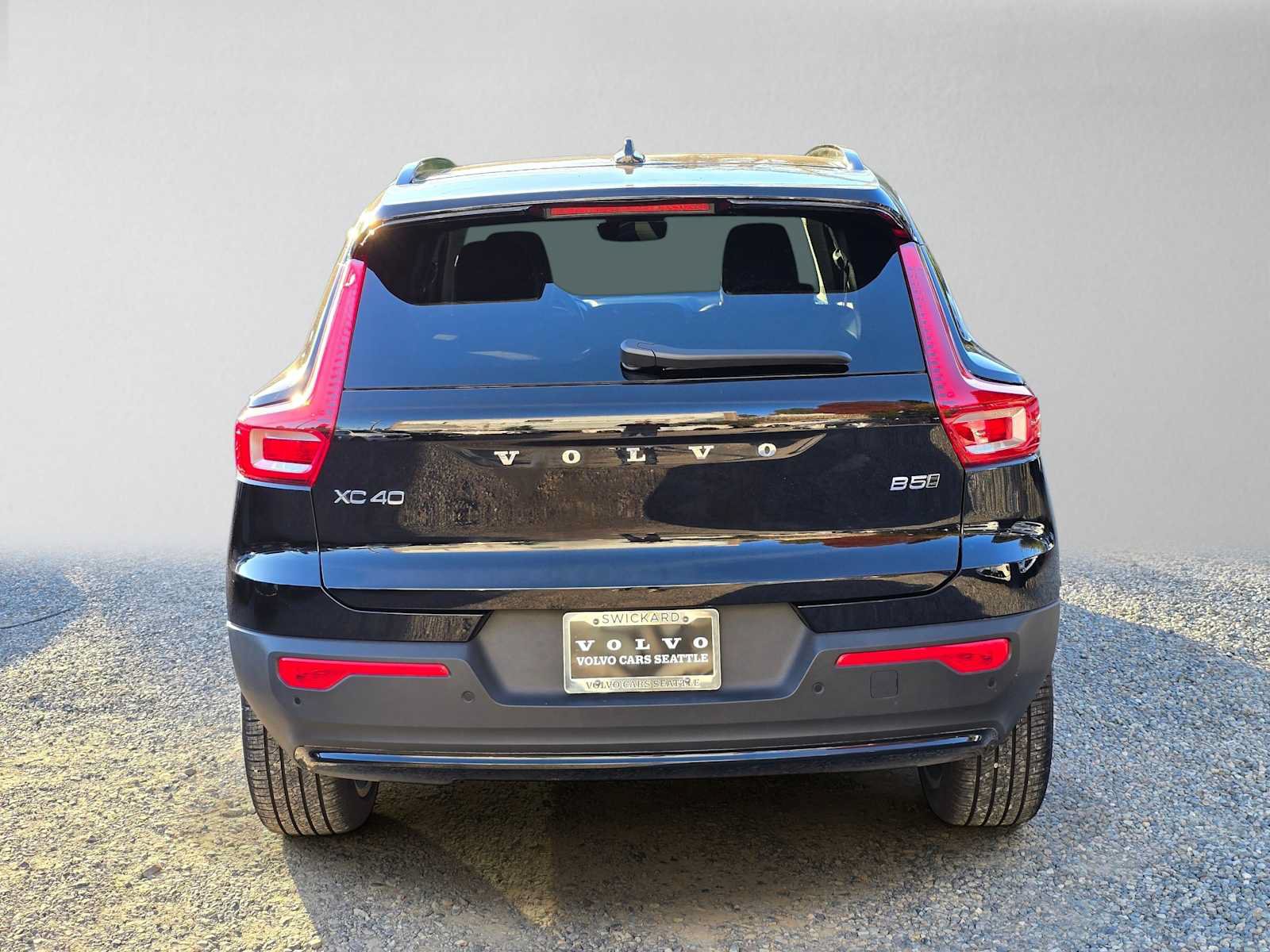 Used 2026 Volvo XC40 B5 Ultra w/ Climate Package AWD/4WD image 4