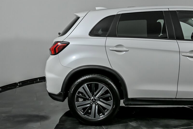 Used 2020 Mitsubishi Outlander Sport ES FWD image 11