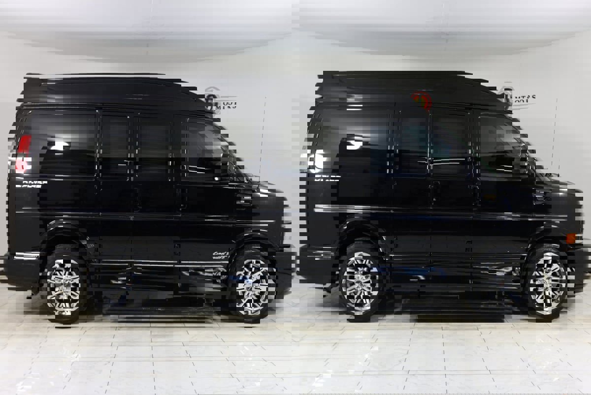 Used 2016 GMC Savana 2500 image 2