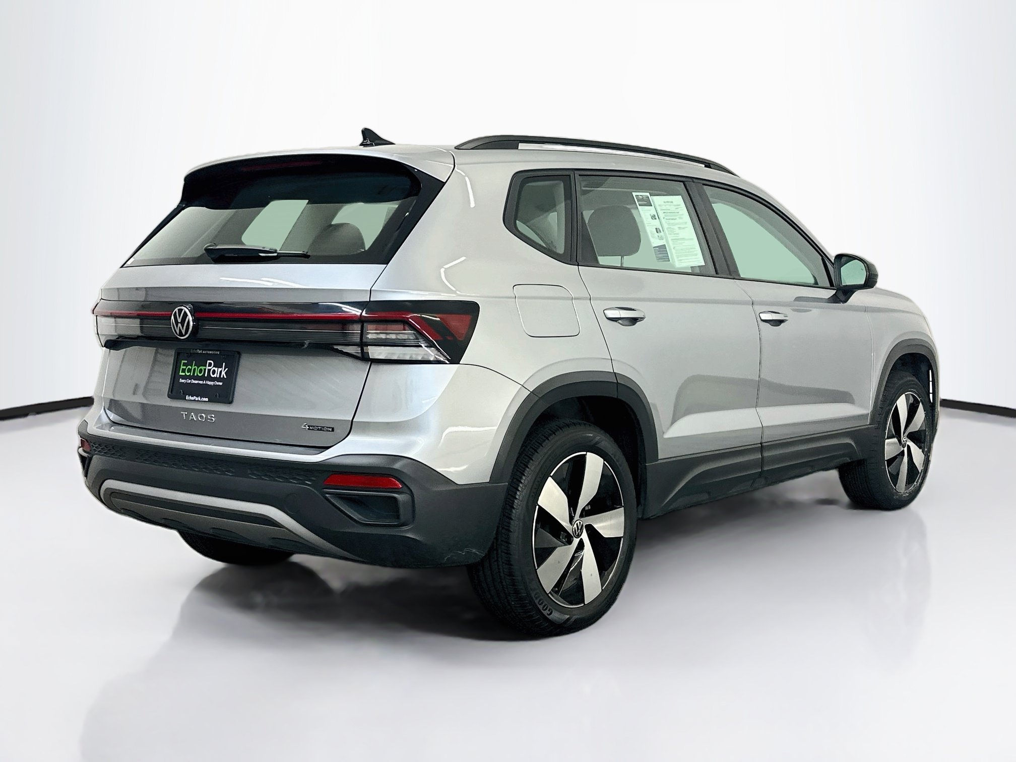 Used 2025 Volkswagen Taos S AWD/4WD image 9