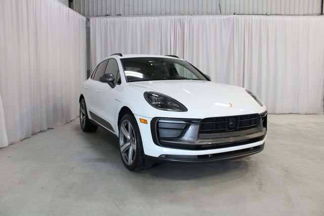 Used 2023 Porsche Macan Turbo AWD/4WD image 35