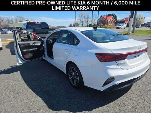 Used 2022 Kia Forte LXS image 4