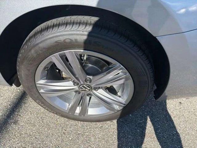 Used 2024 Volkswagen Jetta SE image 31