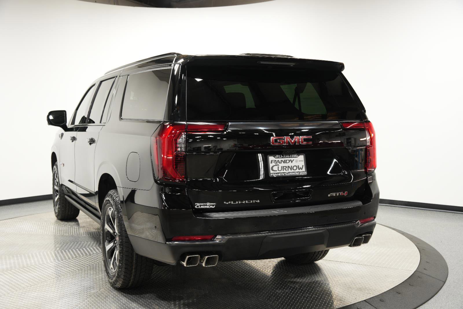 New 2026 GMC Yukon XL AT4 w/ AT4 Premium Plus Package AWD/4WD image 8