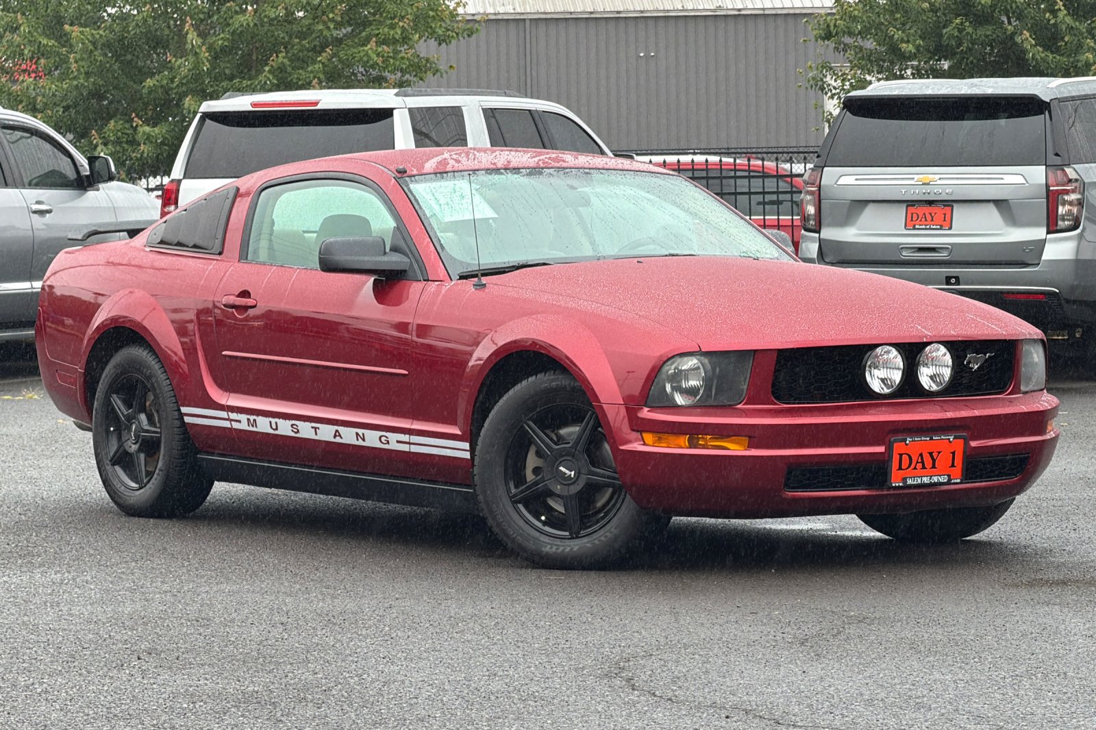Used 2005 Ford Mustang Premium RWD image 2