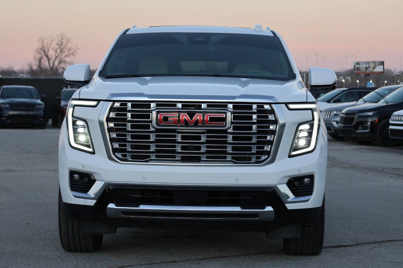 Used 2025 GMC Yukon XL Denali w/ Sun & Power Step Package image 5