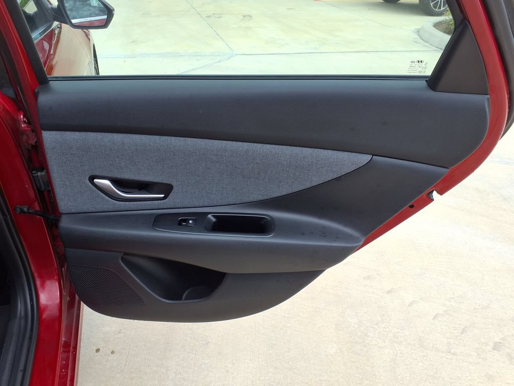 Used 2024 Hyundai Elantra Limited FWD image 17