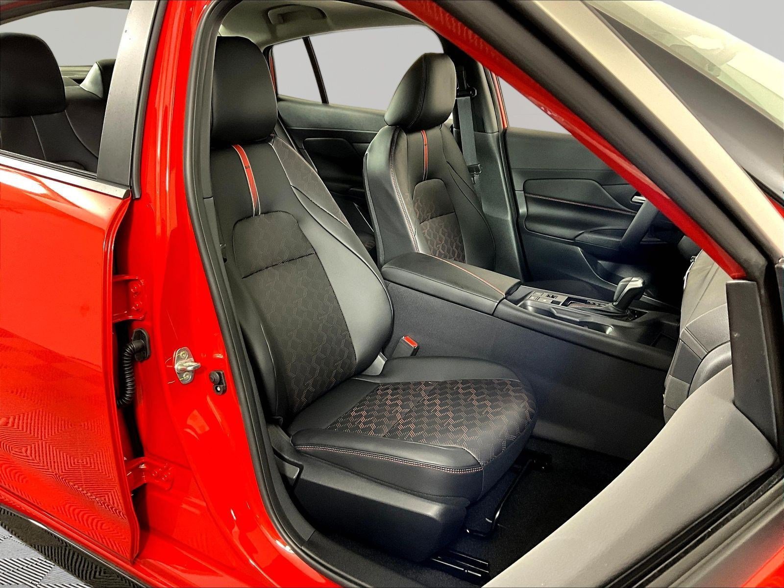 New 2026 Nissan Sentra SR w/ SR Premium Package FWD image 19