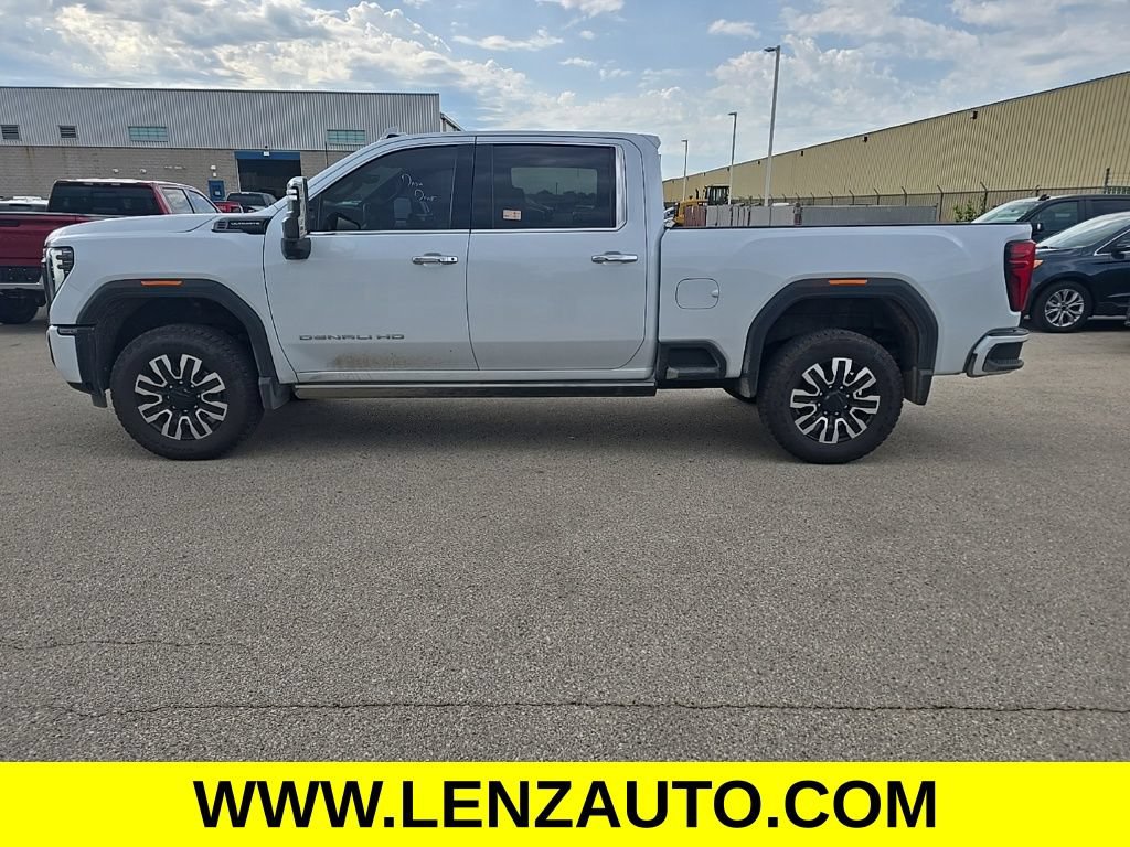 Used 2026 GMC Sierra 2500 Denali Ultimate w/ LPO, GMC Protection Package AWD/4WD image 3