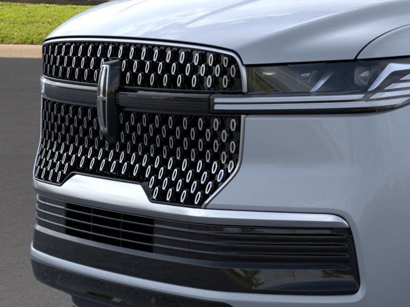 New 2026 Lincoln Navigator Reserve AWD/4WD image 17