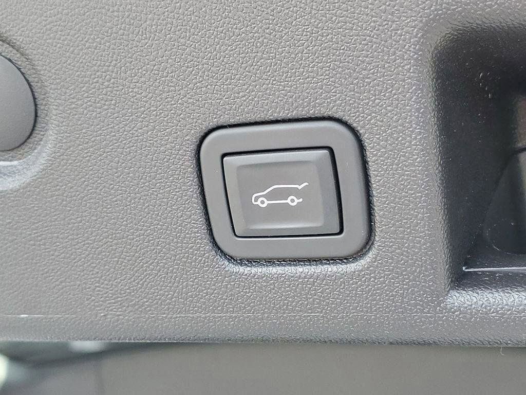 Used 2024 Chevrolet Equinox LT FWD image 30