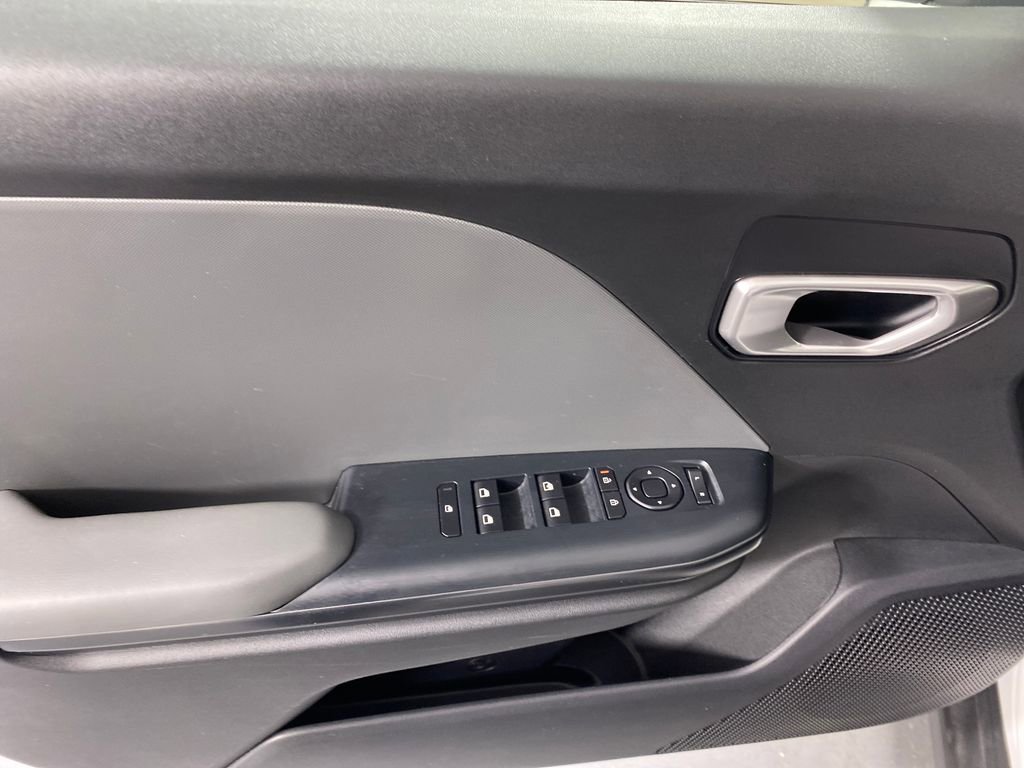 Used 2025 Kia K4 LX image 10