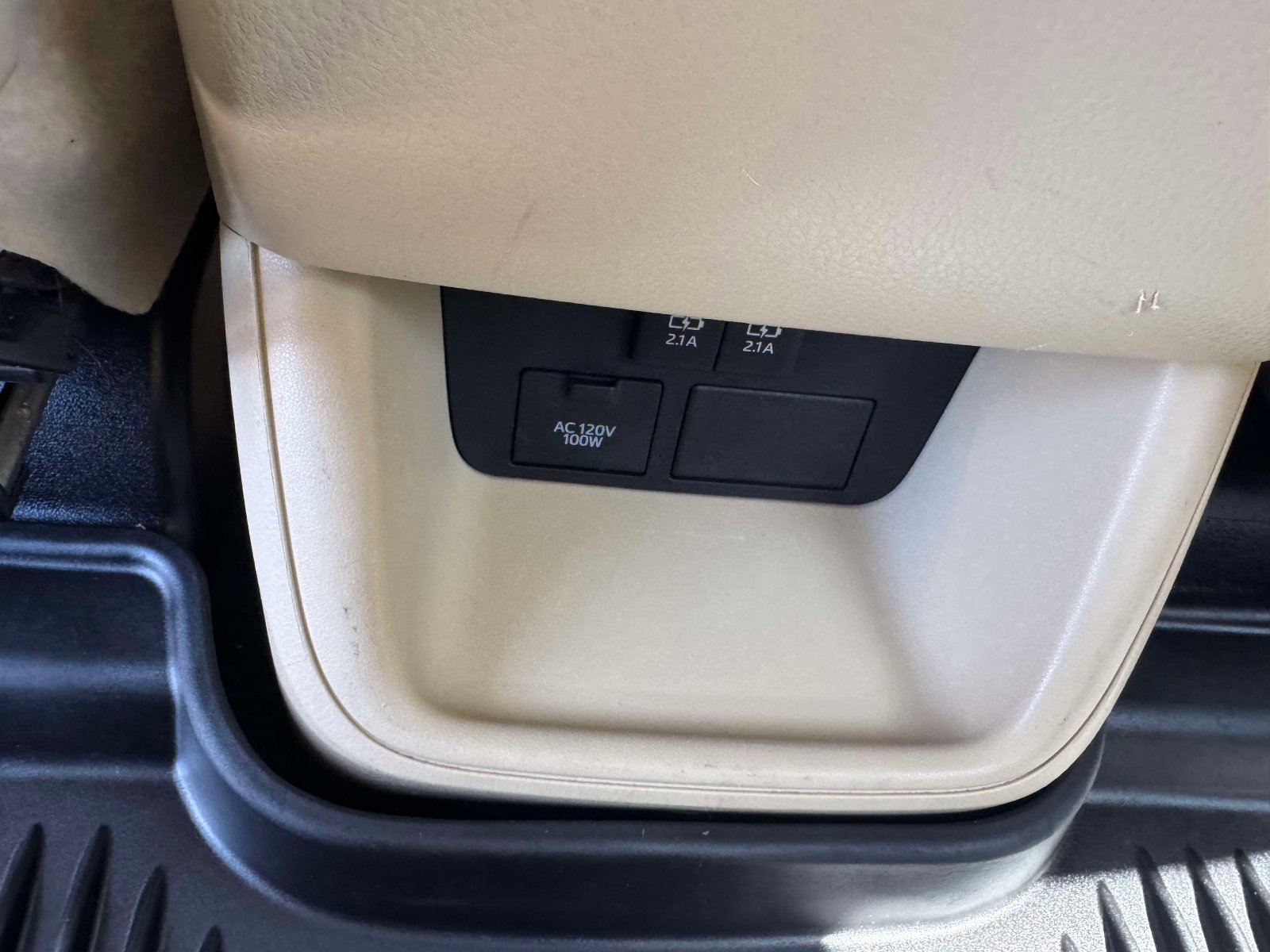 Used 2019 Toyota Highlander XLE image 21