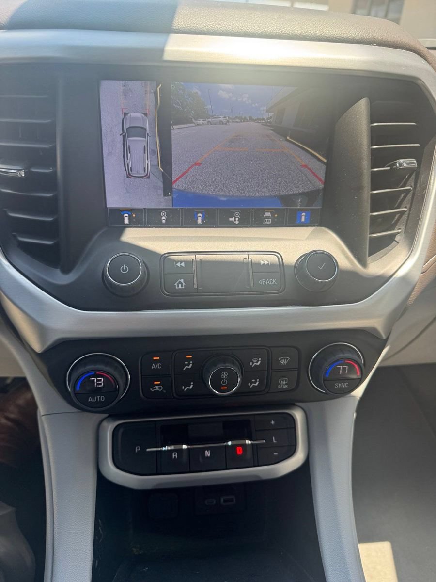 Certified 2023 GMC Acadia SLT w/ Technology Package FWD image 17