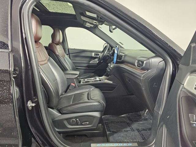 Used 2020 Ford Explorer Platinum w/ Premium Technology Package image 11