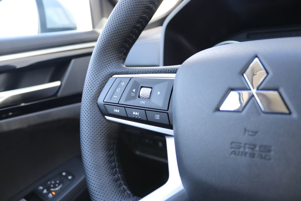 New 2026 Mitsubishi Outlander SE AWD/4WD image 10