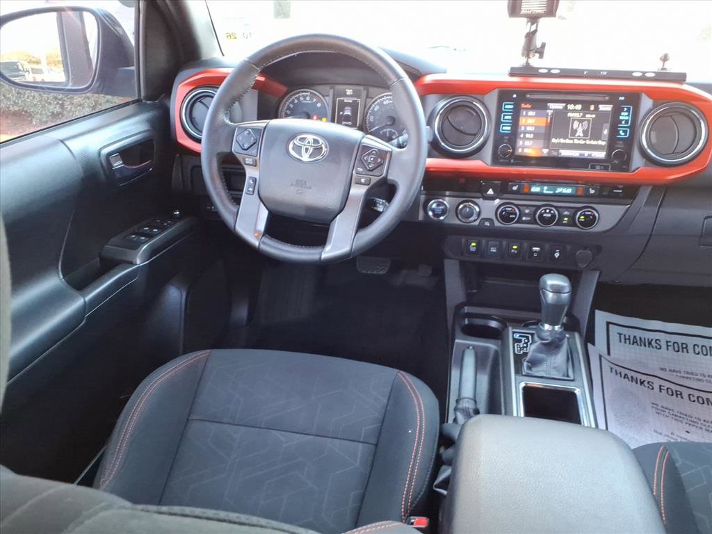 Used 2016 Toyota Tacoma TRD Off-Road image 4