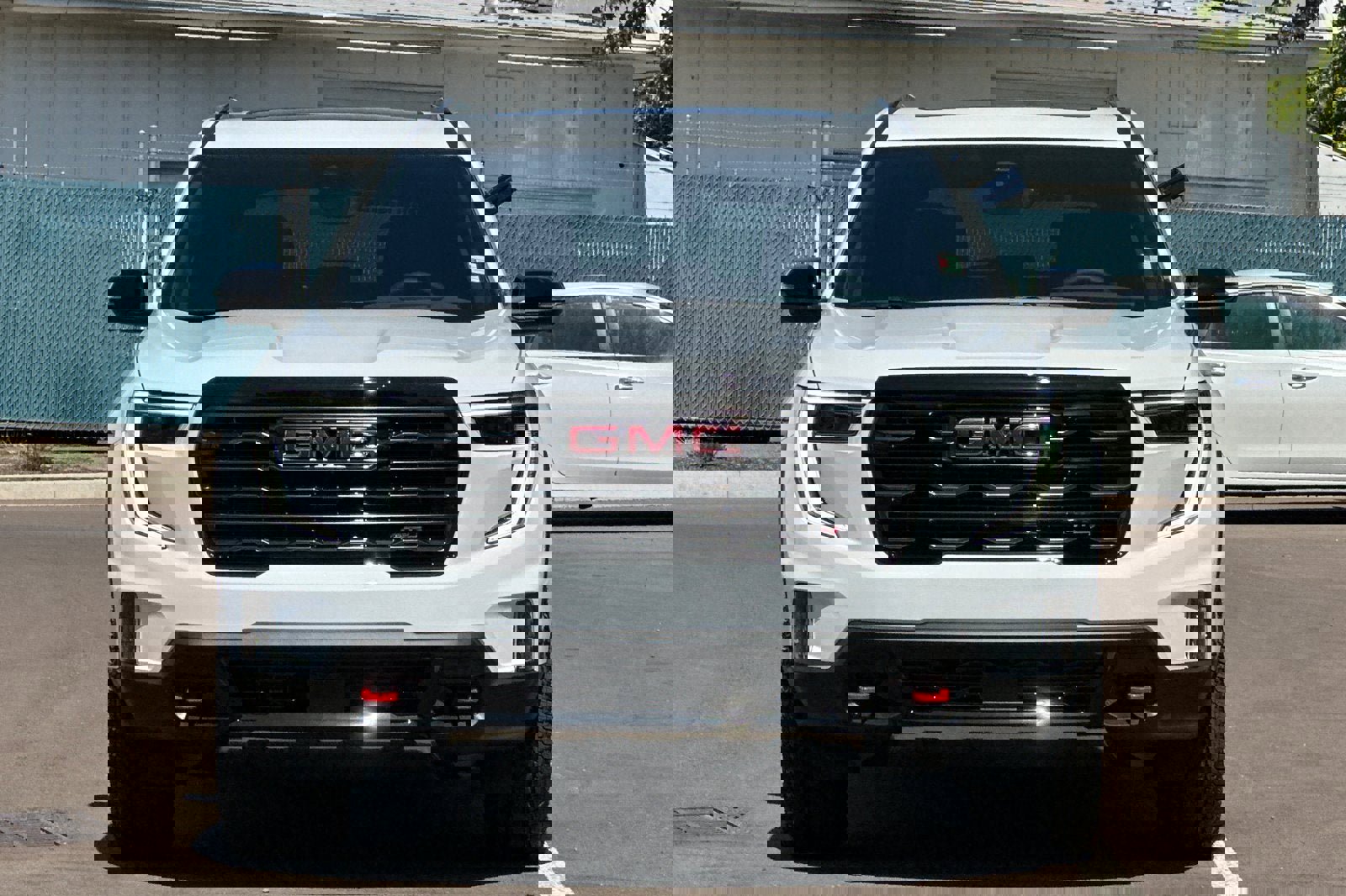 New 2026 GMC Acadia AT4 w/ Luxury Package image 3
