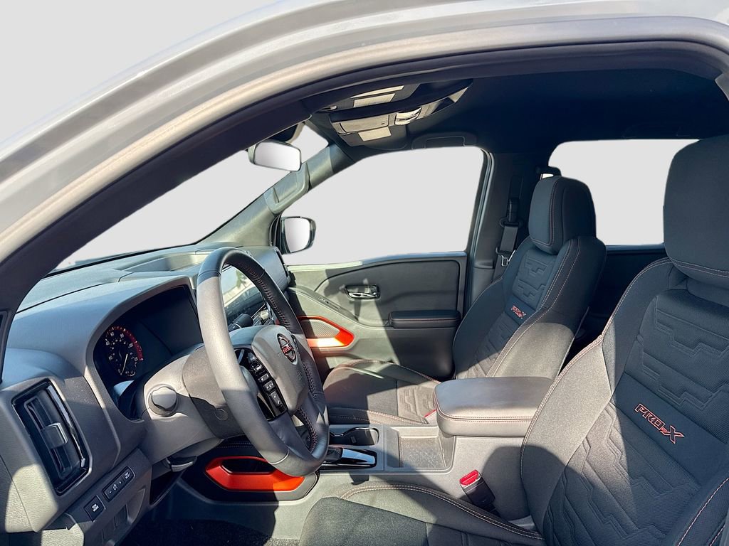 Used 2025 Nissan Frontier Pro-X image 10