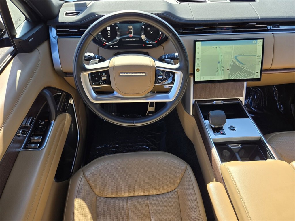 Used 2024 Land Rover Range Rover Long Wheelbase SE image 13
