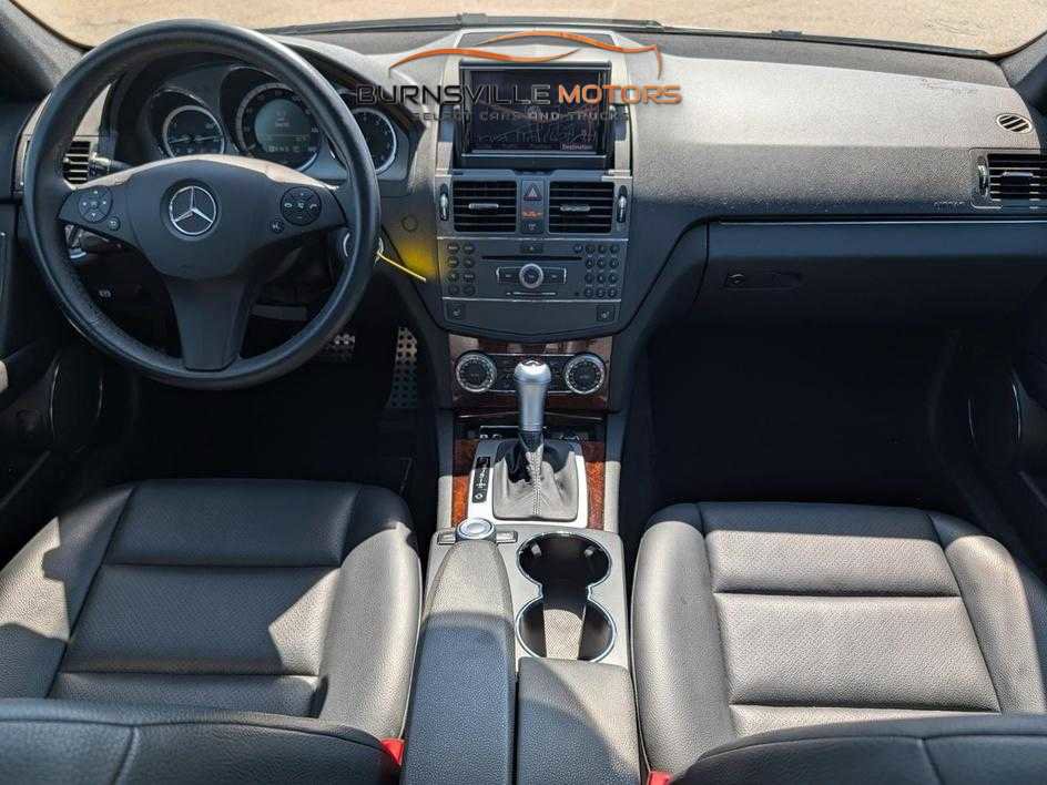 Used 2010 Mercedes-Benz C 300 Sport image 13