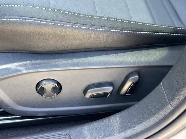 New 2026 Volkswagen Jetta SE FWD image 21