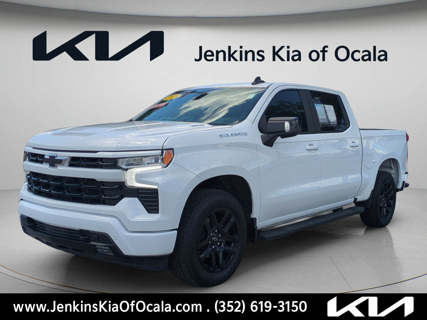 Used 2025 Chevrolet Silverado 1500 RST w/ Convenience Package II RWD image 5
