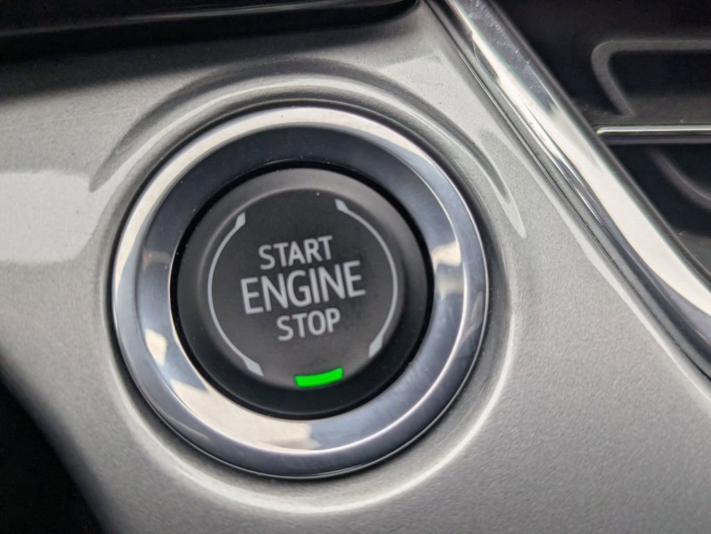 Used 2025 Chevrolet Trax LT w/ LT Convenience Package image 20