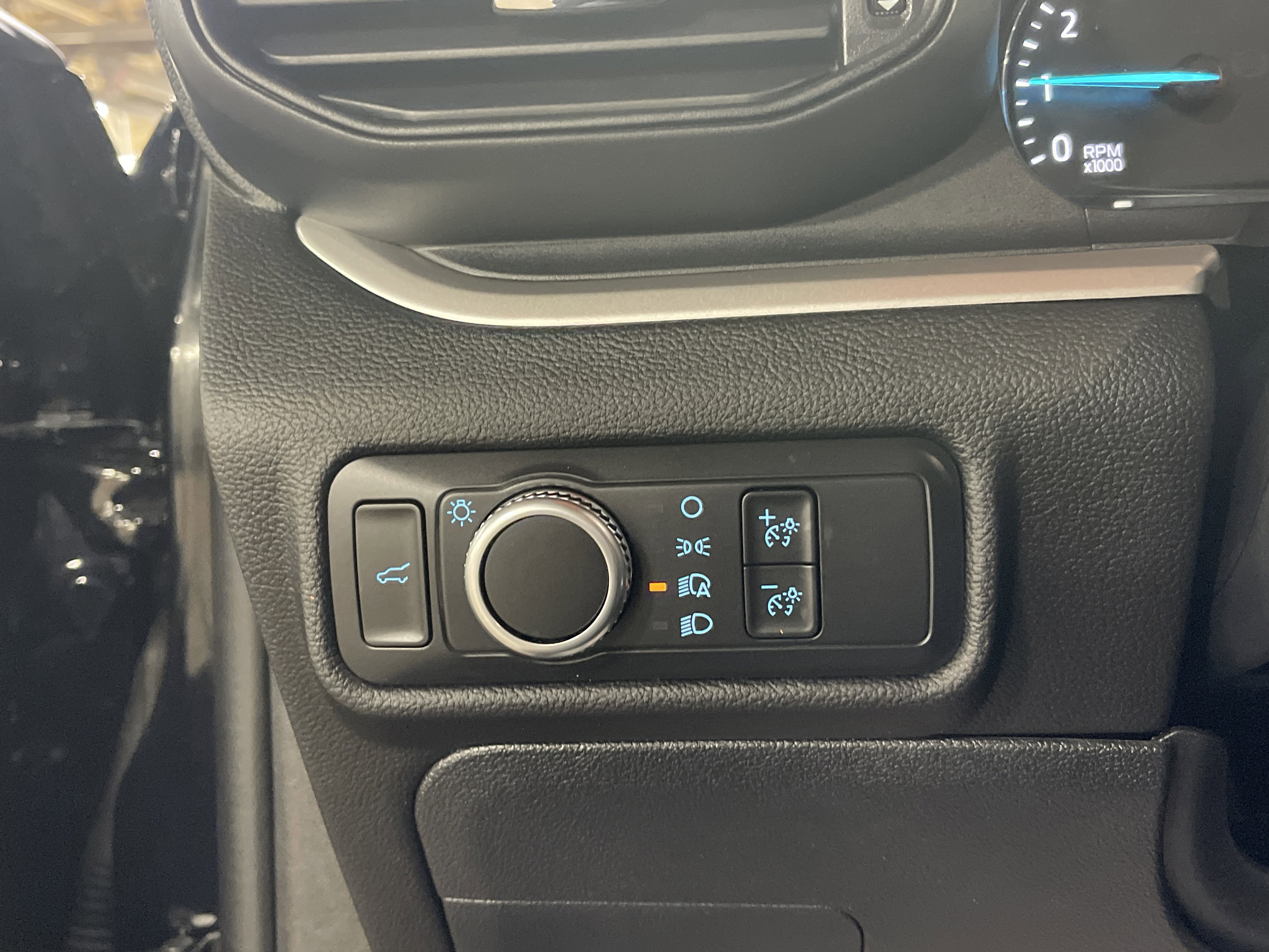 Used 2022 Ford Explorer XLT w/ Class IV Trailer Tow Package image 20