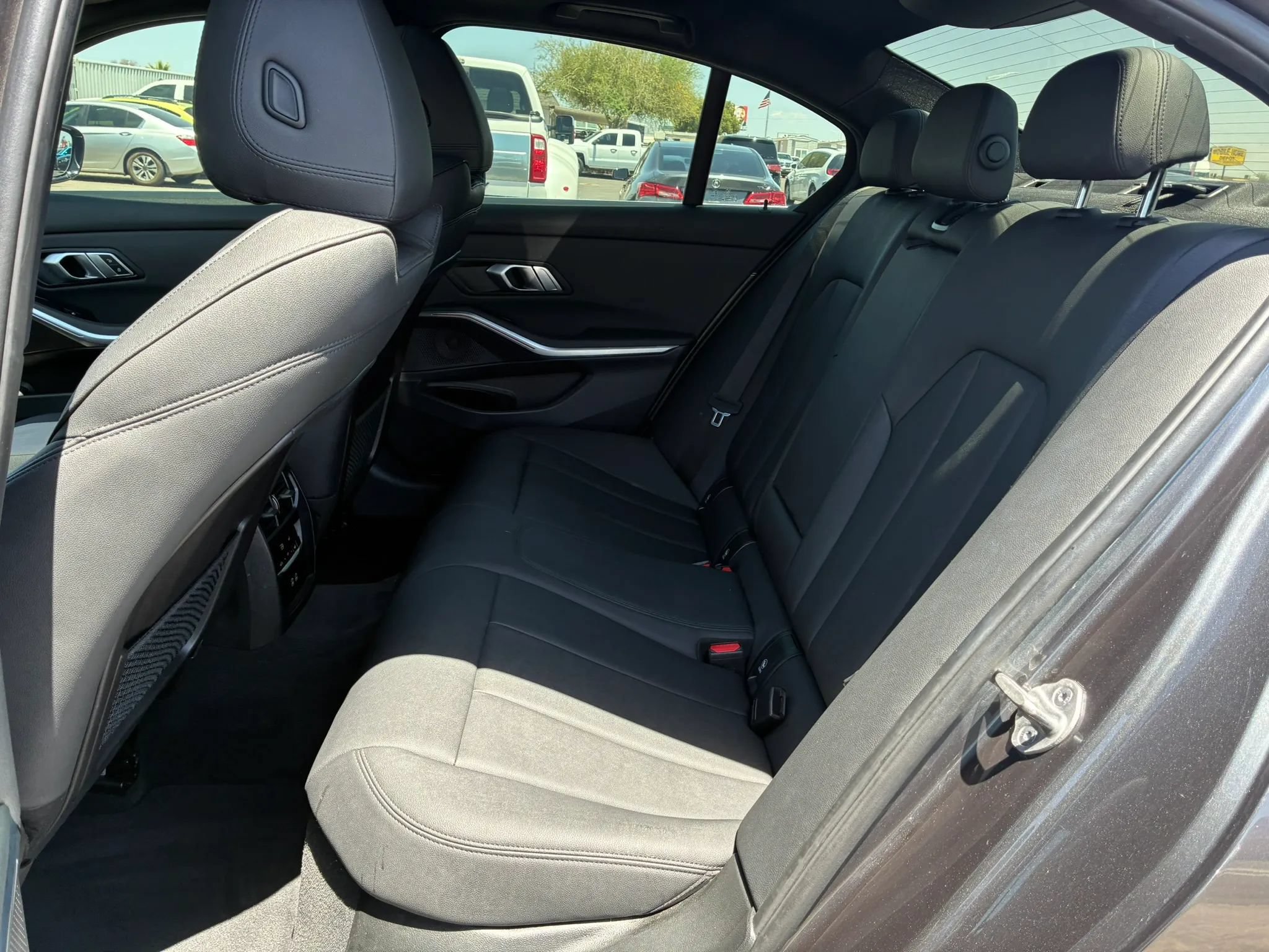 Used 2021 BMW 330i Sedan w/ Convenience Package RWD image 18