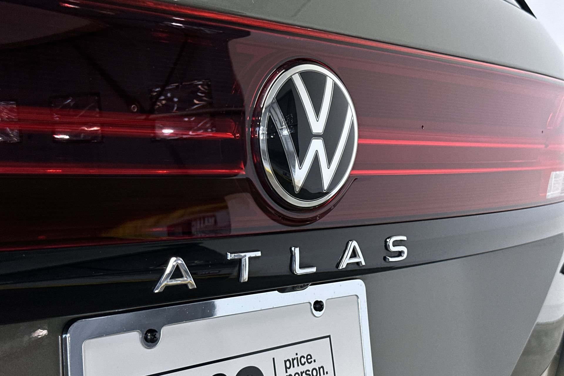 Used 2024 Volkswagen Atlas Peak Edition SE AWD/4WD image 24