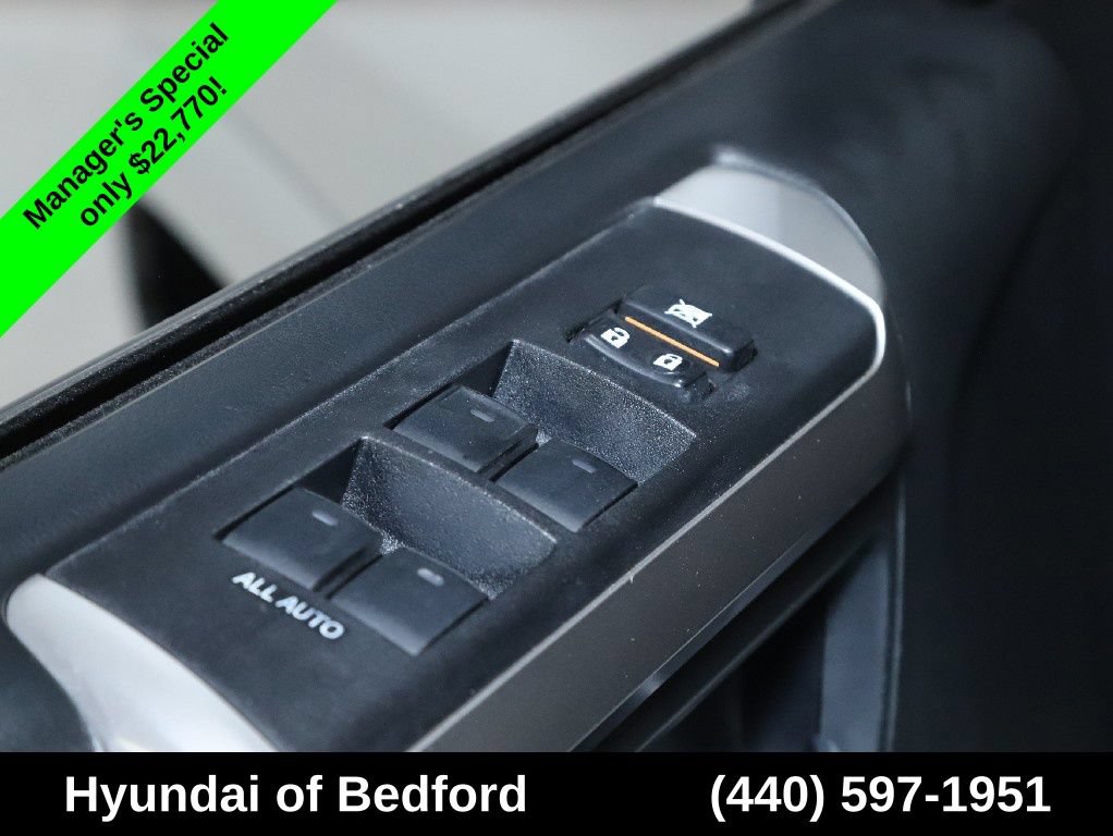 Used 2016 Toyota 4Runner SR5 AWD/4WD image 17