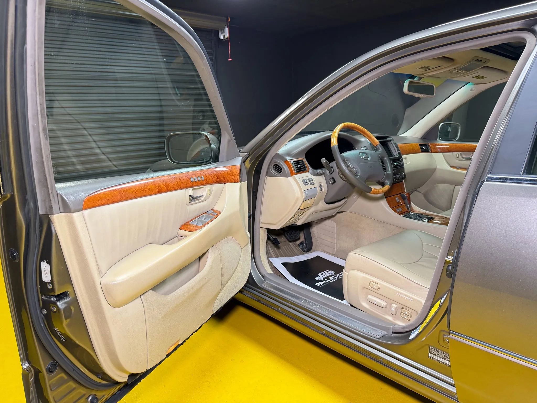 Used 2005 Lexus LS 430 image 32