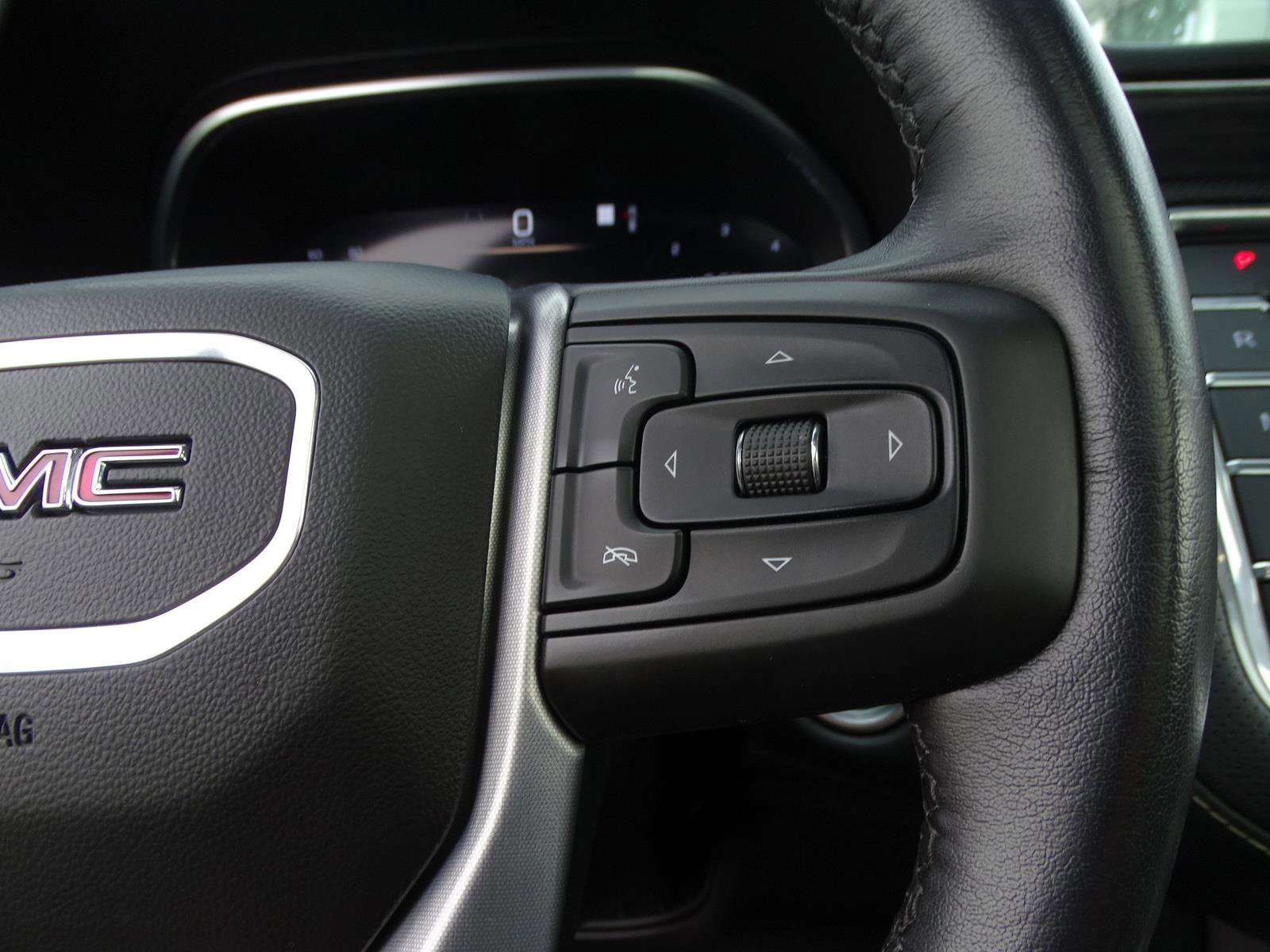 Used 2023 GMC Yukon XL SLT image 24