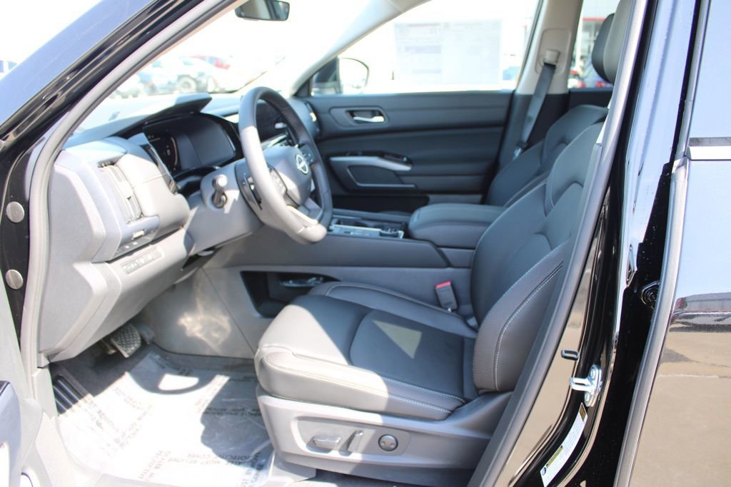New 2026 Nissan Pathfinder SL image 10