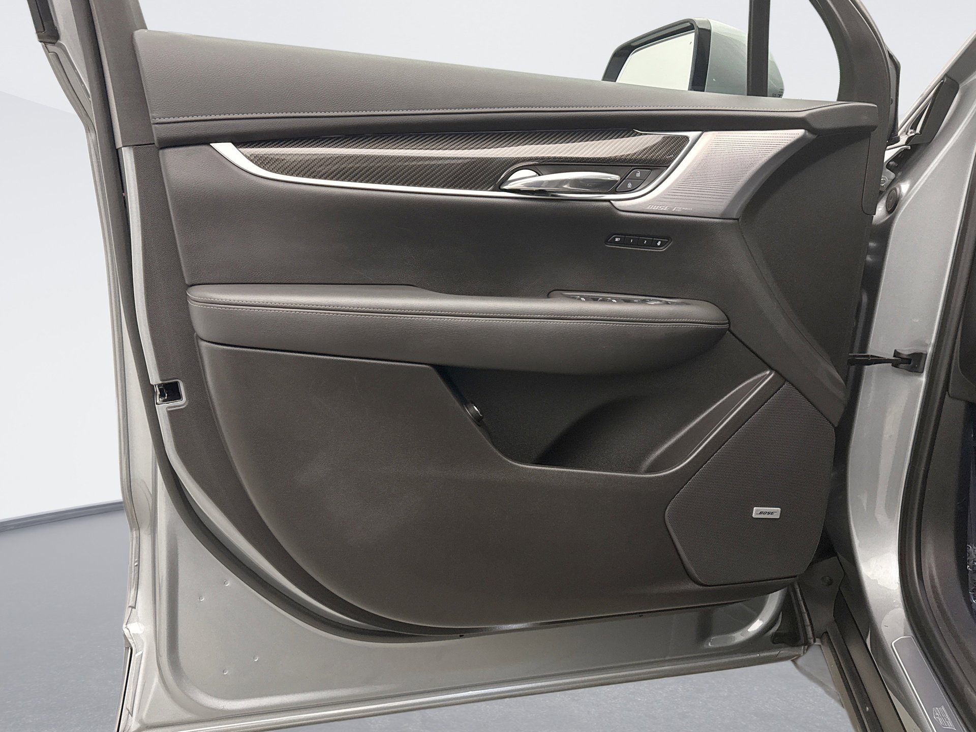 Used 2023 Cadillac XT6 Sport image 9